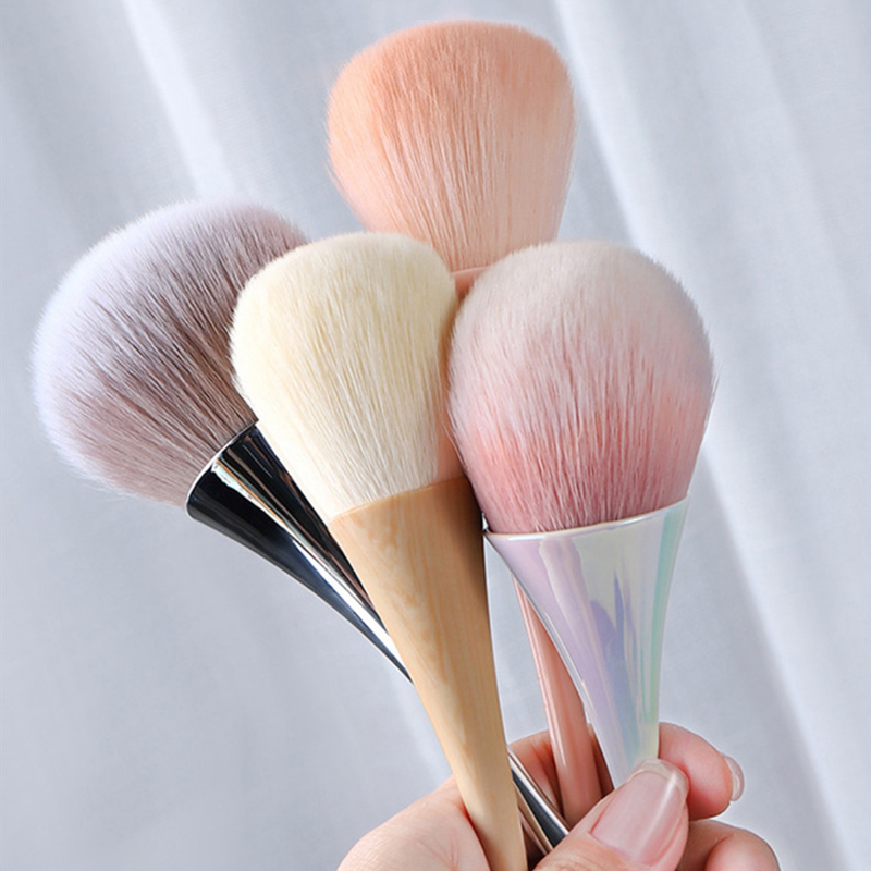 Blush Brush Kabuki - Spazzola per unghie per la pulizia
