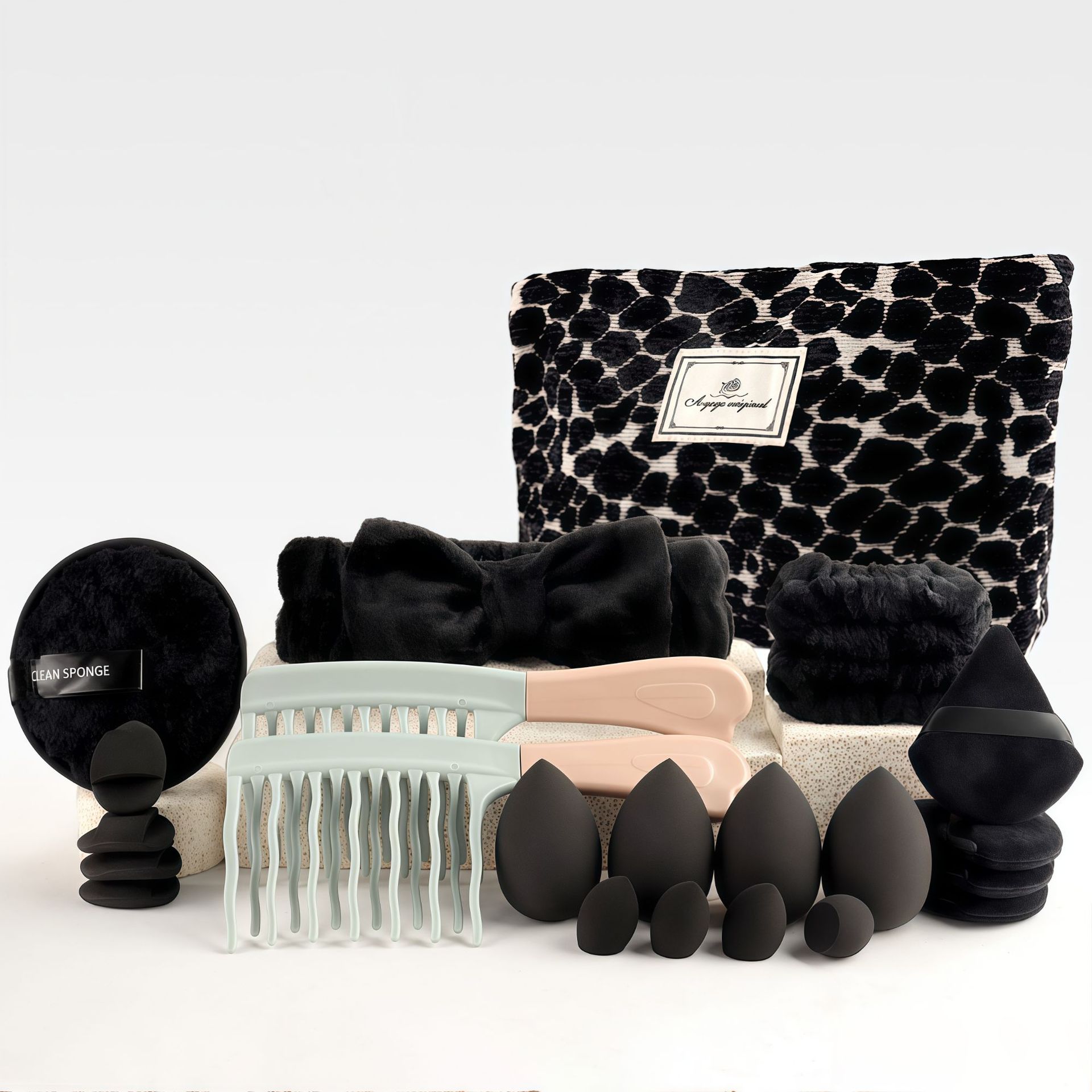 Set di Pennelli da Trucco Stil - Beauty Makeup & D Anime Studio recensione e prezzo